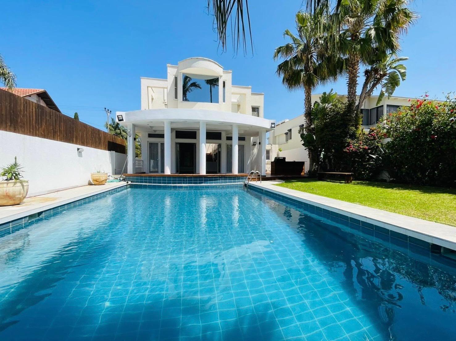 Villa for rent in Herzliya Pituach — Price Reduction | Luxury Villa for Rent in Herzliya Pituach